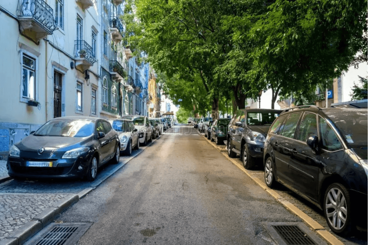 Como Cuidar do Teu Carro Sem Garagem: Guia para Quem Estaciona na Rua