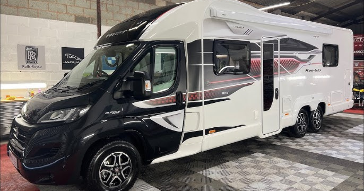 Autocaravana com pintura impecável após aplicação de coating cerâmico — proteção profissional contra UV, sal e contaminação
